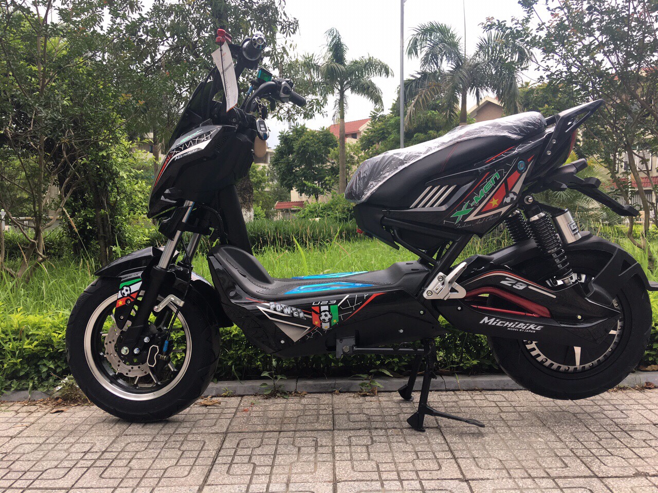 Xe máy điện Xmen Z9 ( Màu đen )